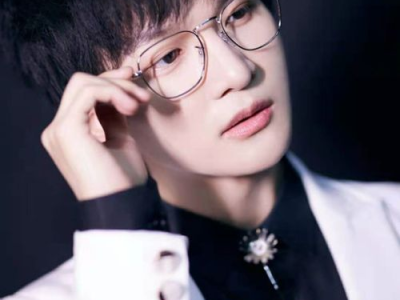 张真源：勇敢对抗“蚂蝗”的励志故事