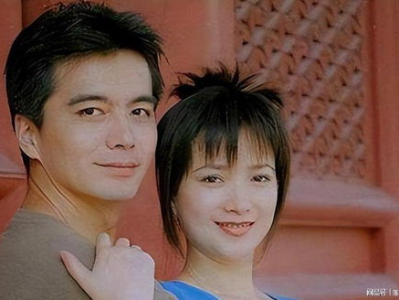 何晴儿子深情追忆：告别仪式上的母爱传承