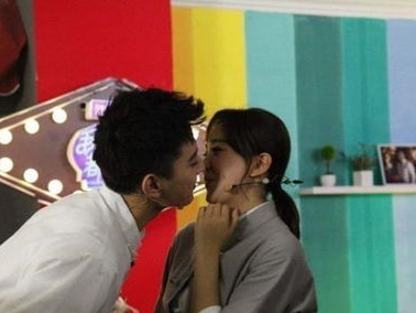 掌控欲旺盛：于小彤的个性魅力与争议